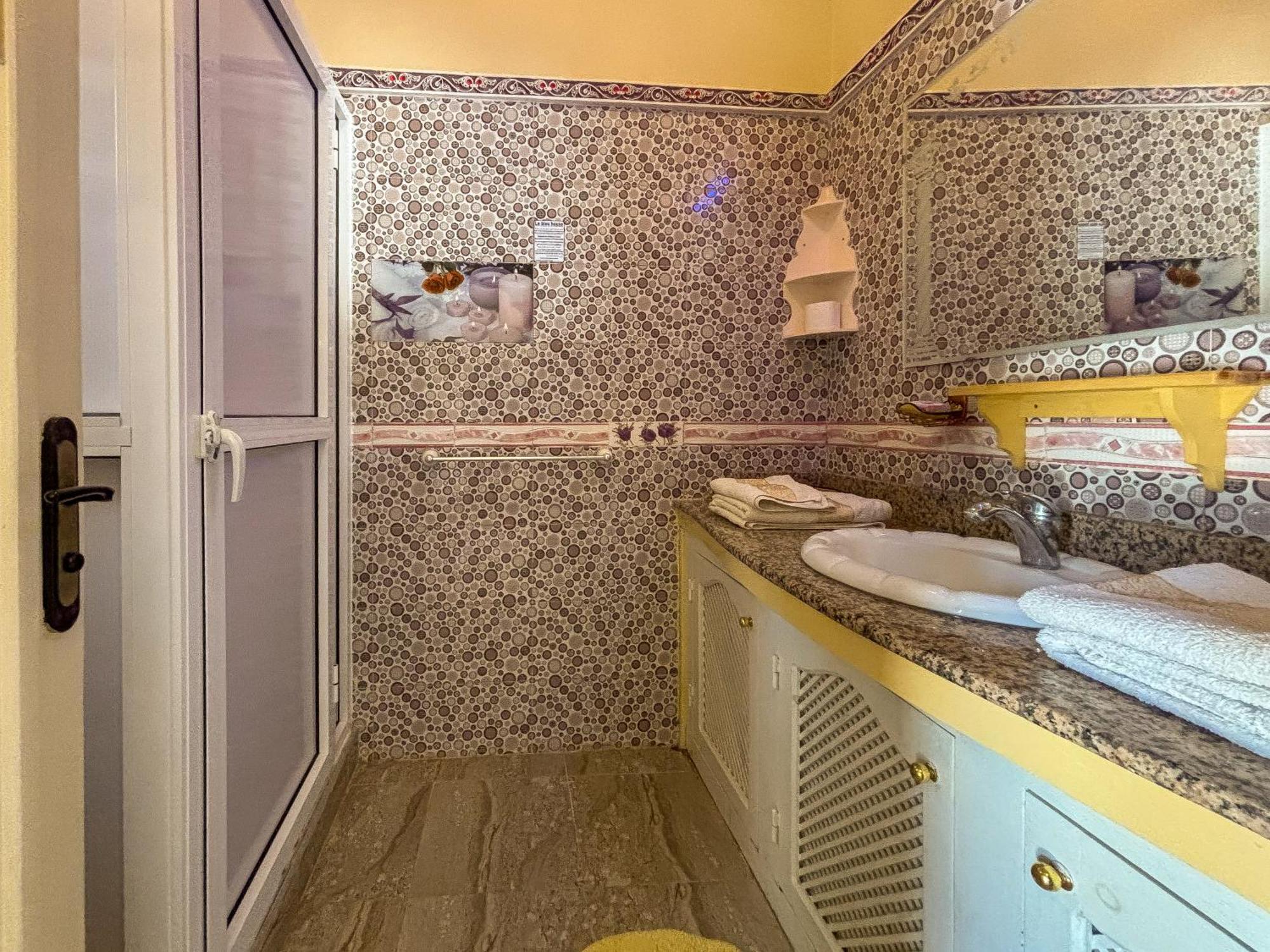Le Bleu House Bed & Breakfast Sidi Abdallah Ghiat Bagian luar foto